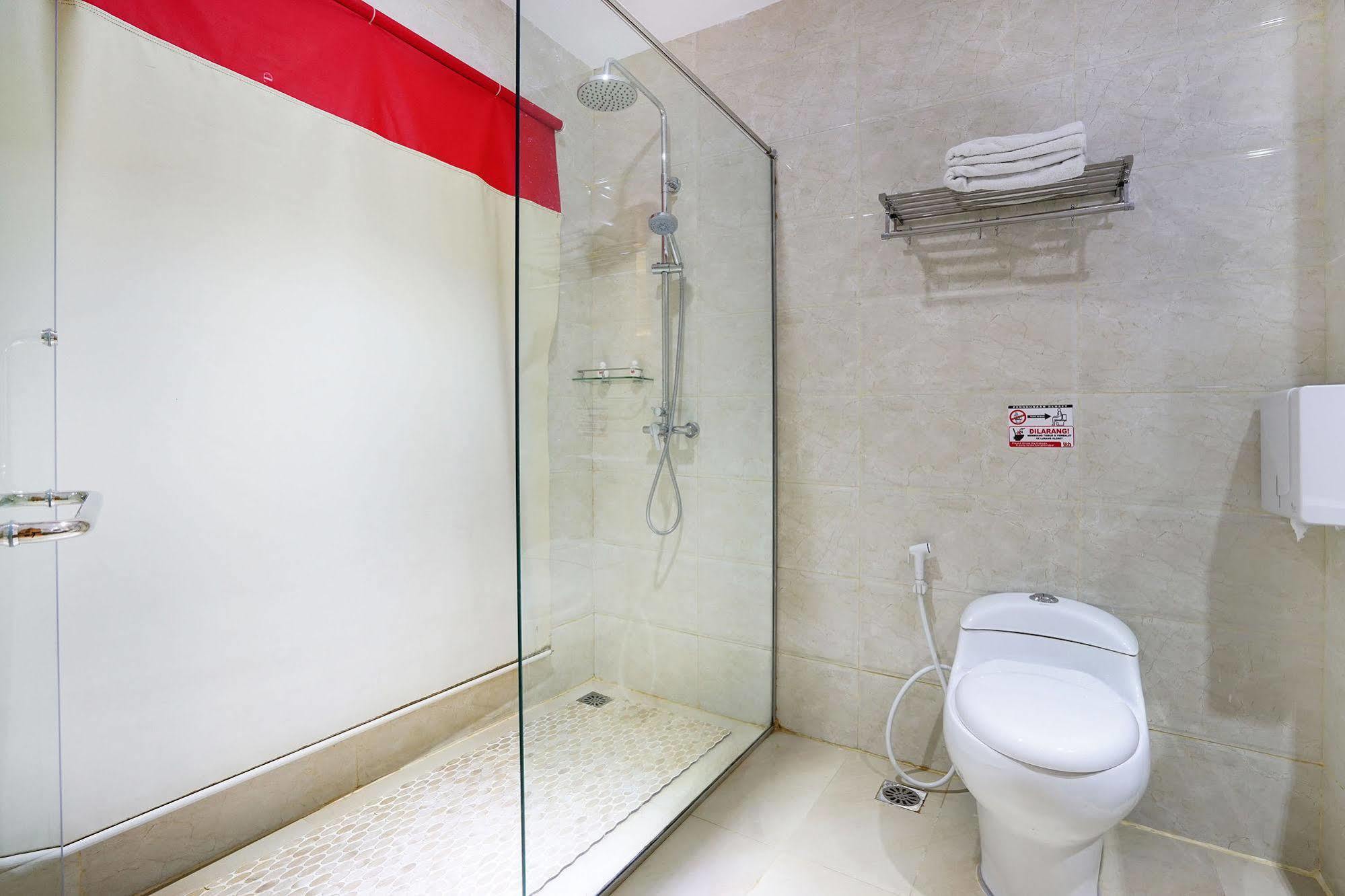 Zen Rooms Near Bcs Mall Penuin Batam Dış mekan fotoğraf